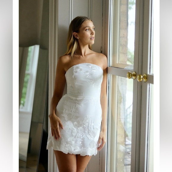 Park & Fifth Melody Mini Dress White Size Small Floral Detail - Picture 1 of 4